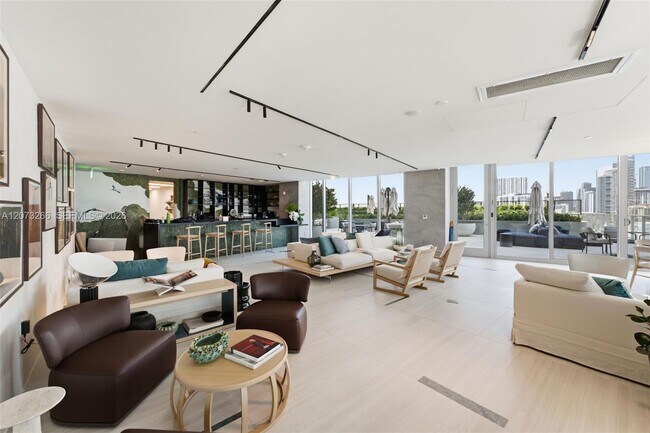 Building Photo - 1400 Biscayne Blvd
