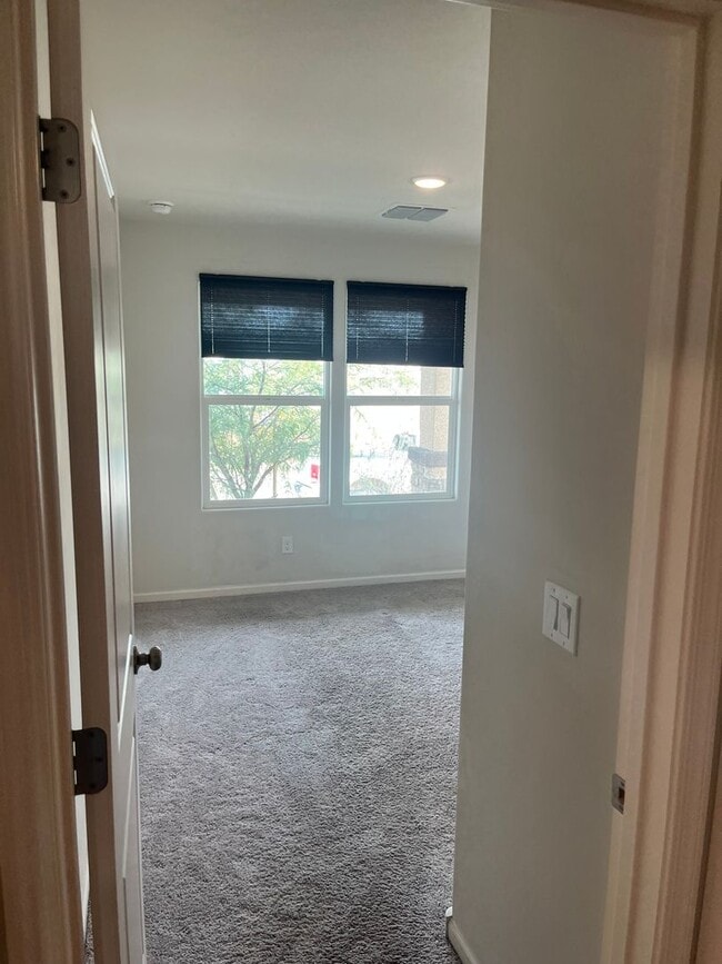 Building Photo - Beautiful 4 Bedroom 3 Bathroom home in the highly desired neighborhood at Canyons at Whetstone in...