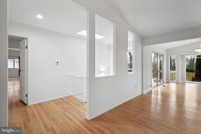 Building Photo - 7700 Hamilton Spring Rd