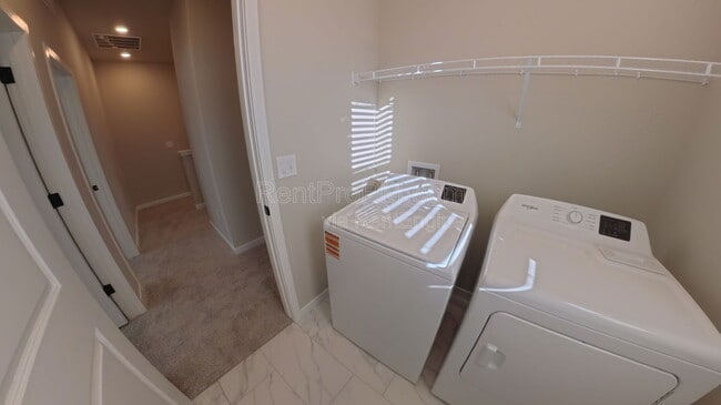 Building Photo - 776 Nob Hl Ln