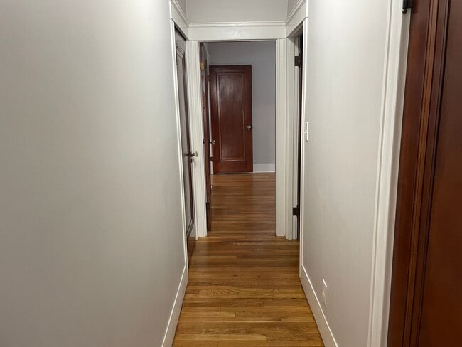 Building Photo - Beautiful Single Family Home For Rent in E...