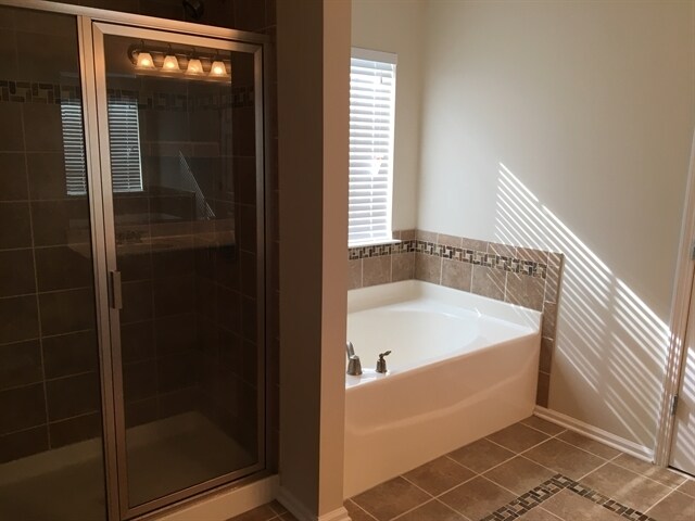 Building Photo - 16036 Long Talon Way