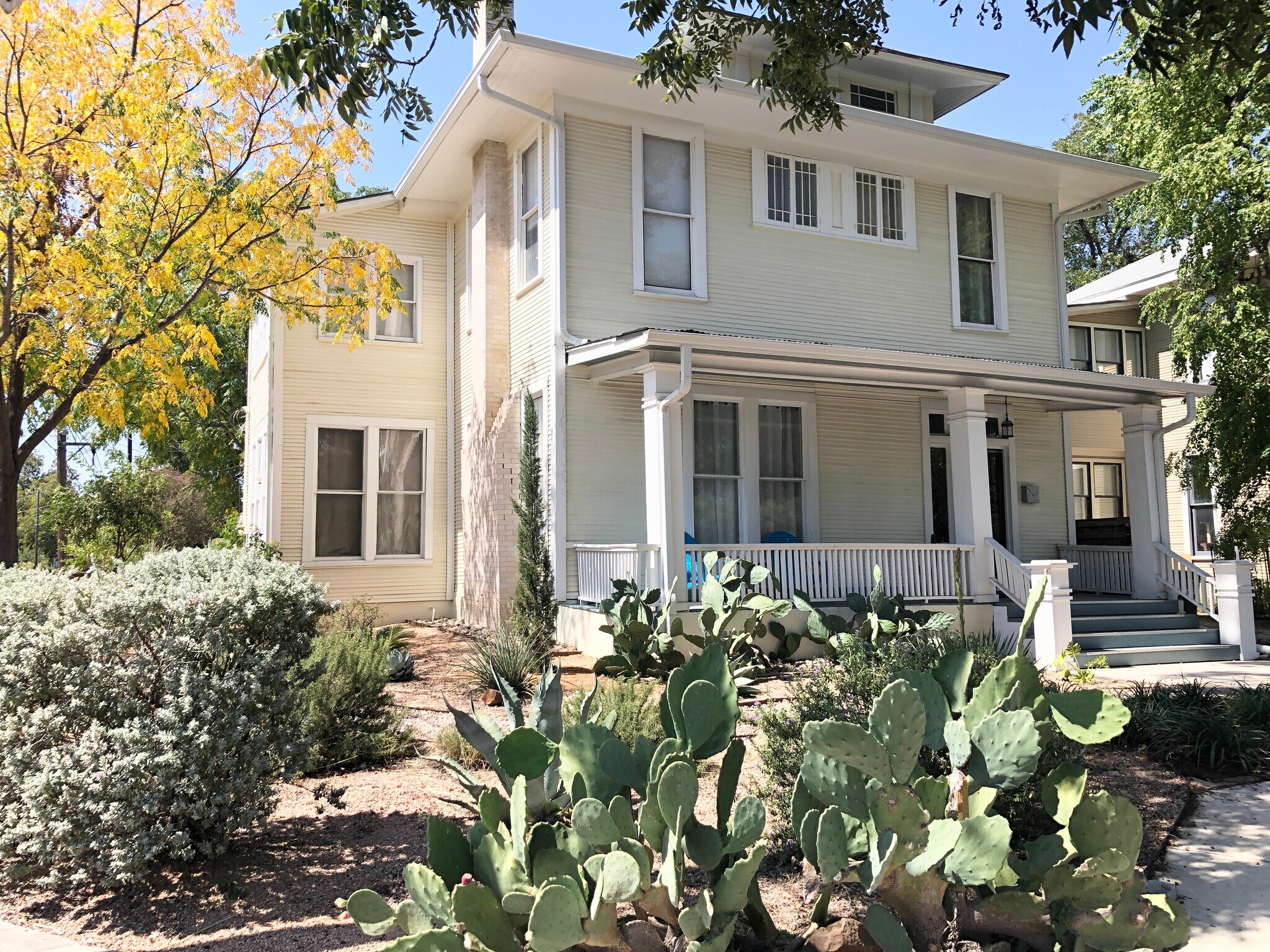 Building Photo - 403 Gillespie St