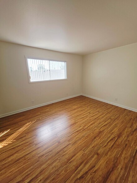 Building Photo - 12835 Kling St