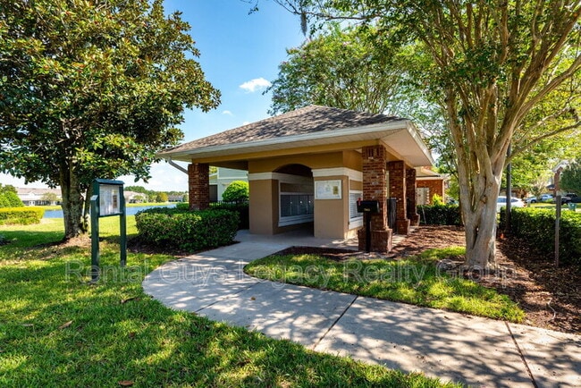 Building Photo - 6986 Roundleaf Dr