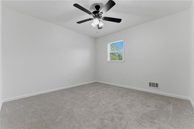 Building Photo - 5081 Hubert Dr