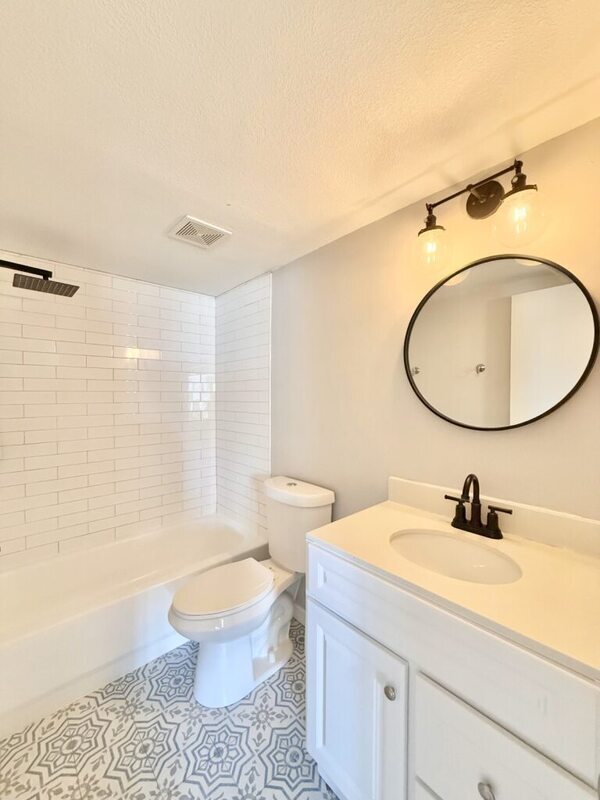 Building Photo - 8718 Thornwood Ln
