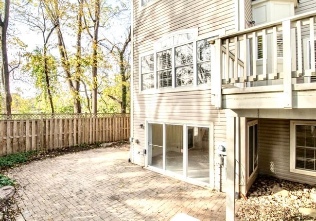 Building Photo - 10017 Blake Ln