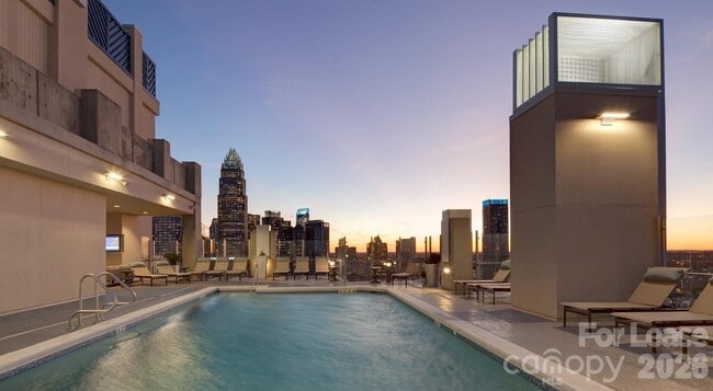 Building Photo - 640 N Church St