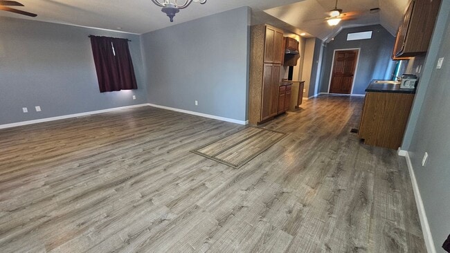 Building Photo - Spacious 3 Bed 2 Bath Home, Perfect for Families!