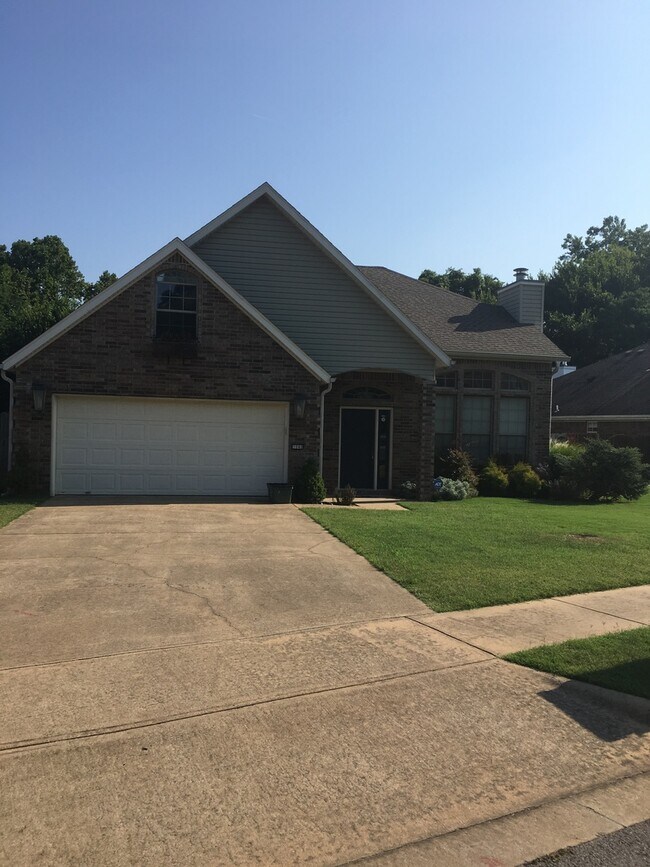 Building Photo - BEAUTIFUL HOME IN GREAT LOCATION!