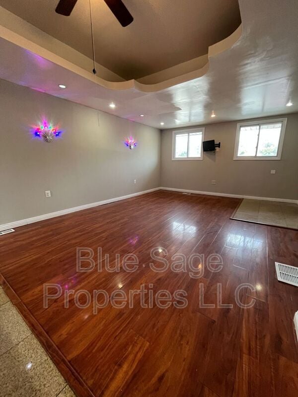 Building Photo - 17 S Church Ln