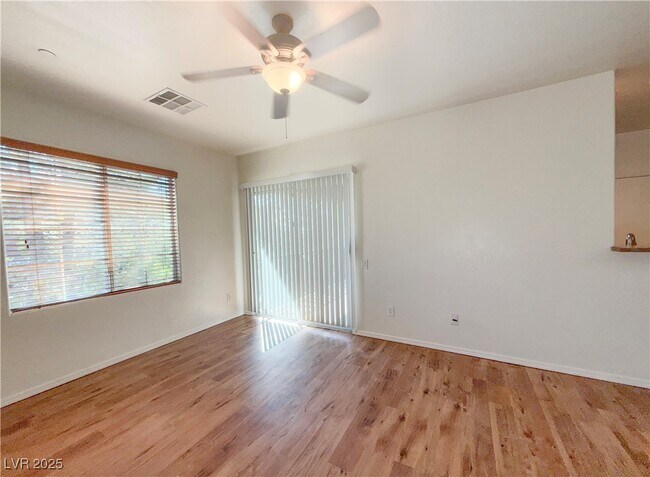 Building Photo - 6868 Sky Pointe Dr