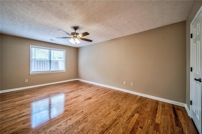 Building Photo - 215 Arbor Wy