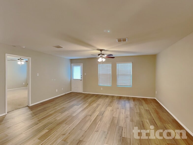 Building Photo - 1001 Odlozil Ln