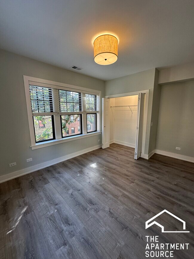 Building Photo - 1142 Maple Ave