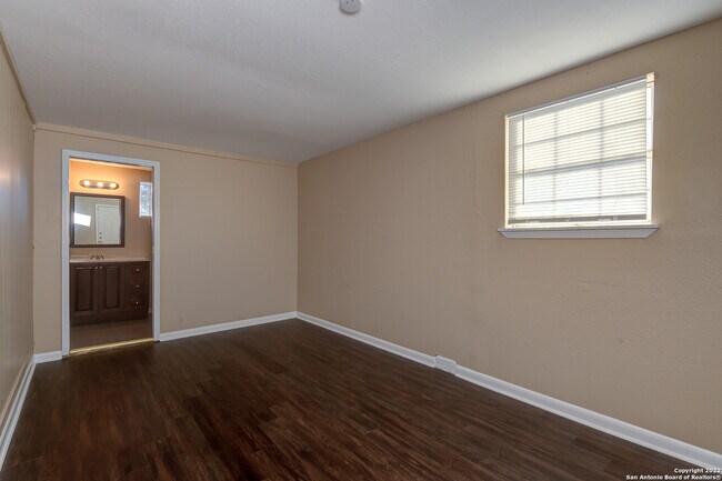 Building Photo - 3503 Sun Beam Ln