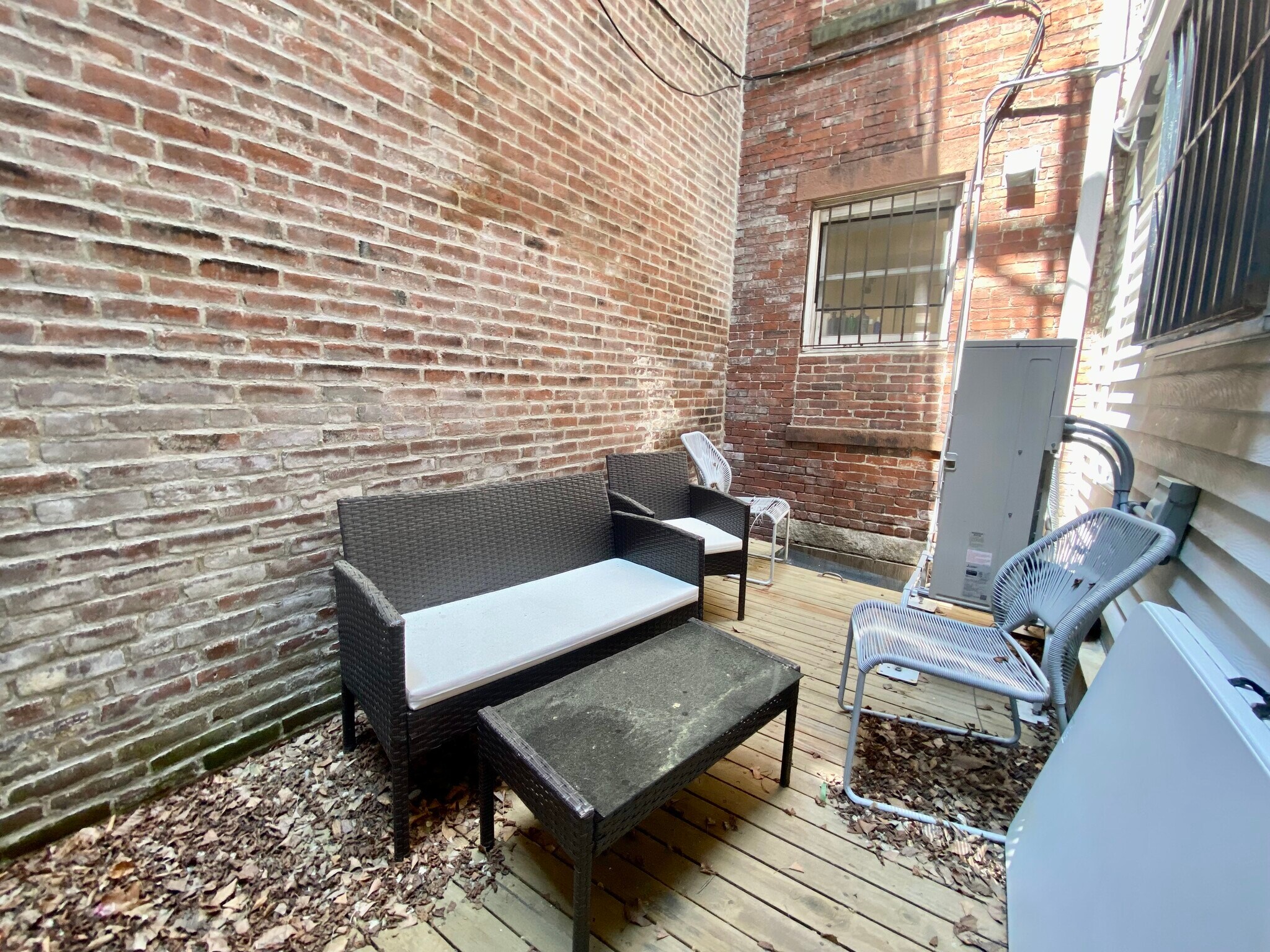 Building Photo - 15 Bond St