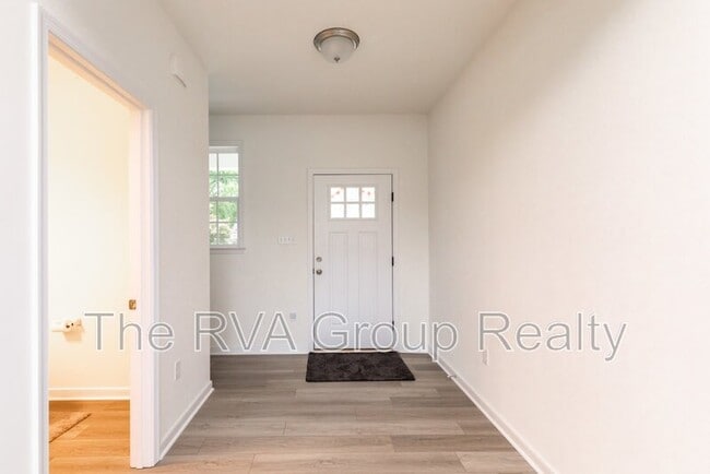 Building Photo - 5620 Moss Side Ave