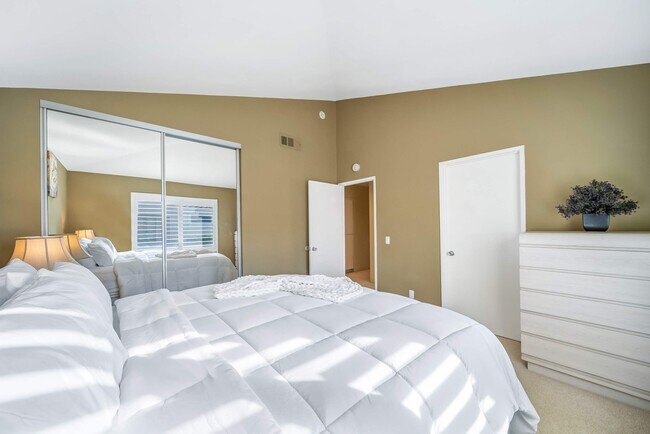 Building Photo - 54780 Shoal Creek