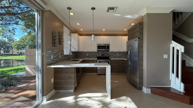 Building Photo - 4735 SW 164th Ave