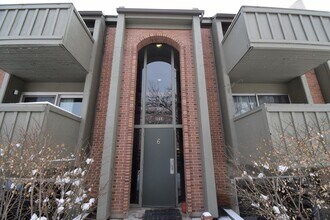 Building Photo - Spacious 1 bed 1 bath Condo on Foothill Dr!