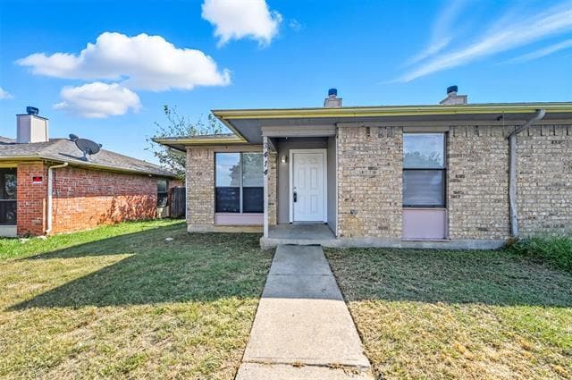 Building Photo - 3414 Colonial Dr