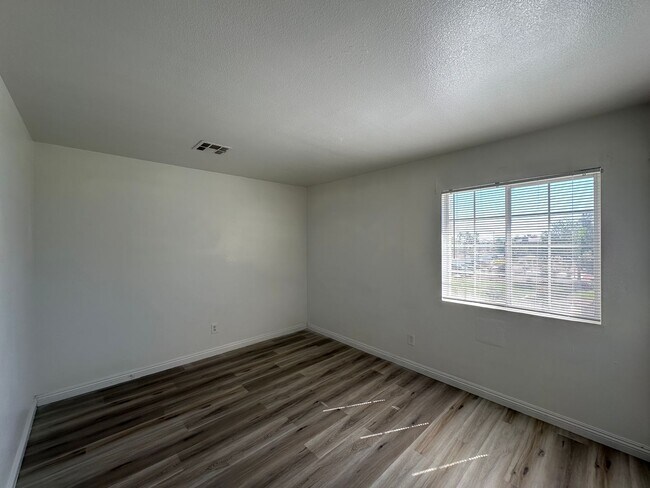 Building Photo - ARBOR GATE 2 AMD