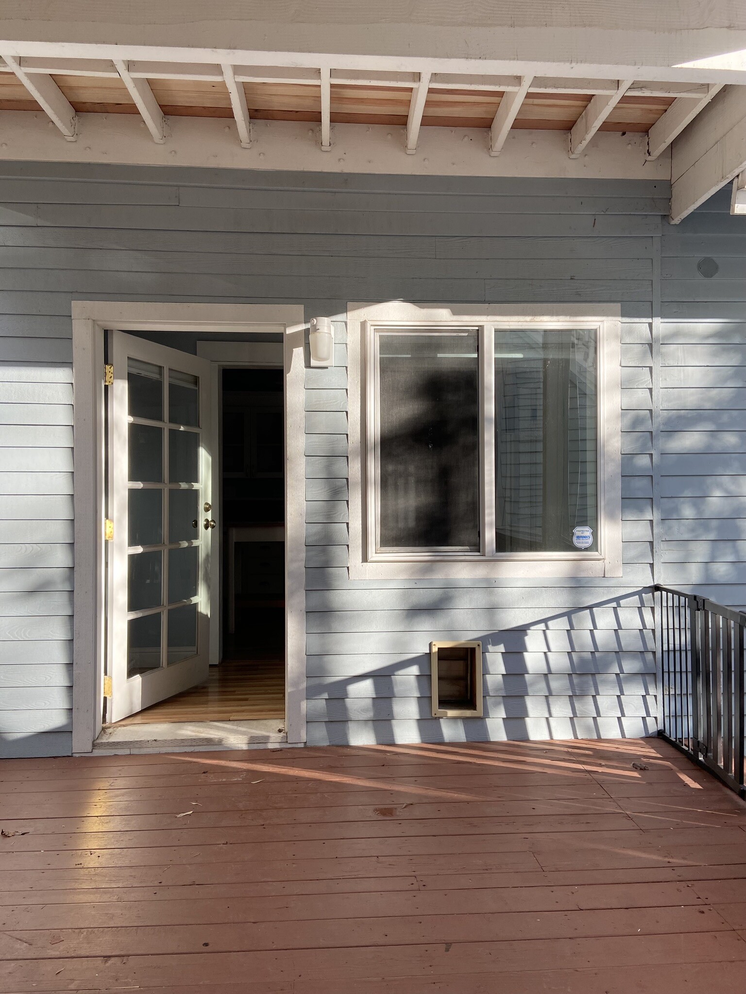 Private patio (entrance via kitchen area) - 1608 22nd St