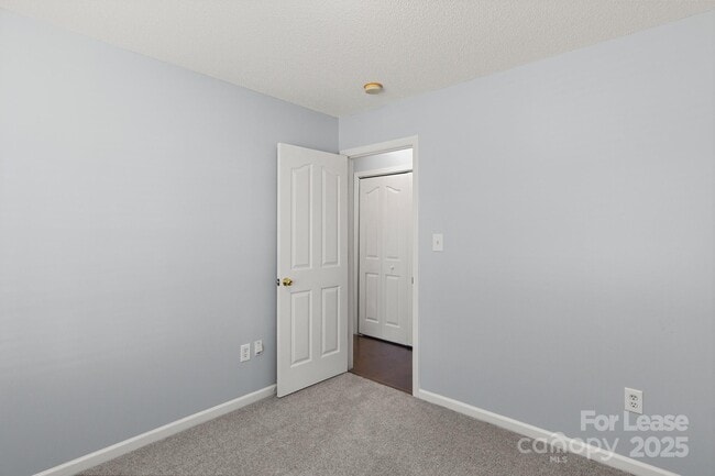 Building Photo - 6828 Ayrshire Glen Pl