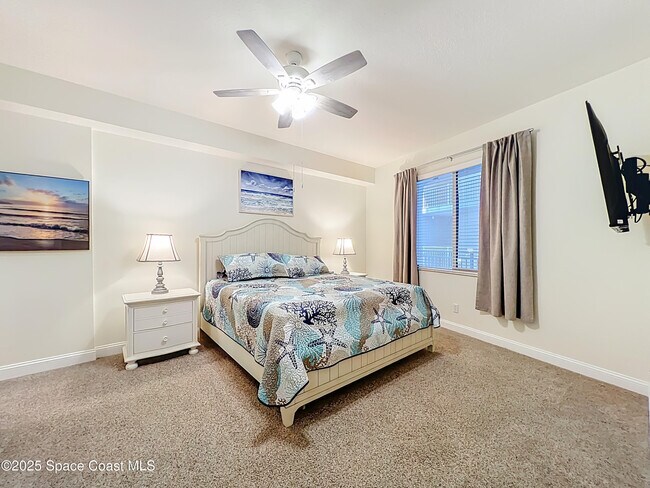 Building Photo - 601 N Miramar Ave
