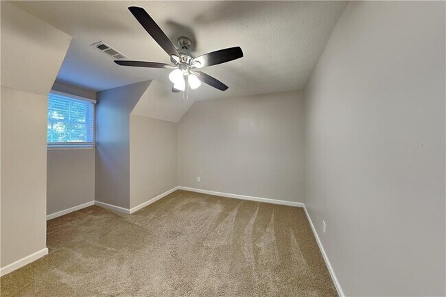 Building Photo - 4820 Hill Creek Ct