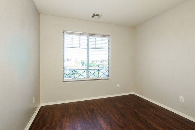 Building Photo - 17377 W Holland Ln