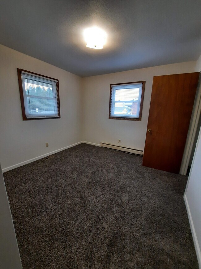 Building Photo - 3039 Runway Ave