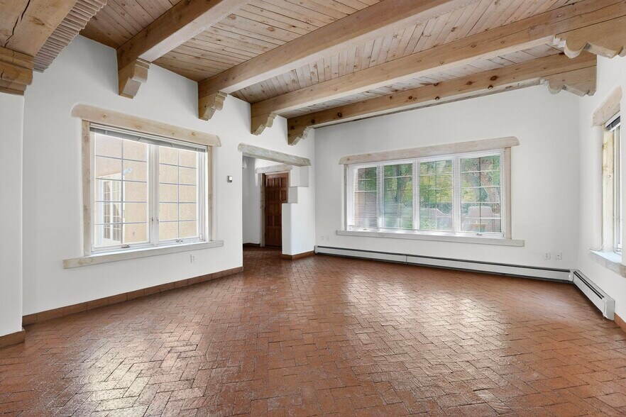 living room - 1115 Roadrunner Ln NW