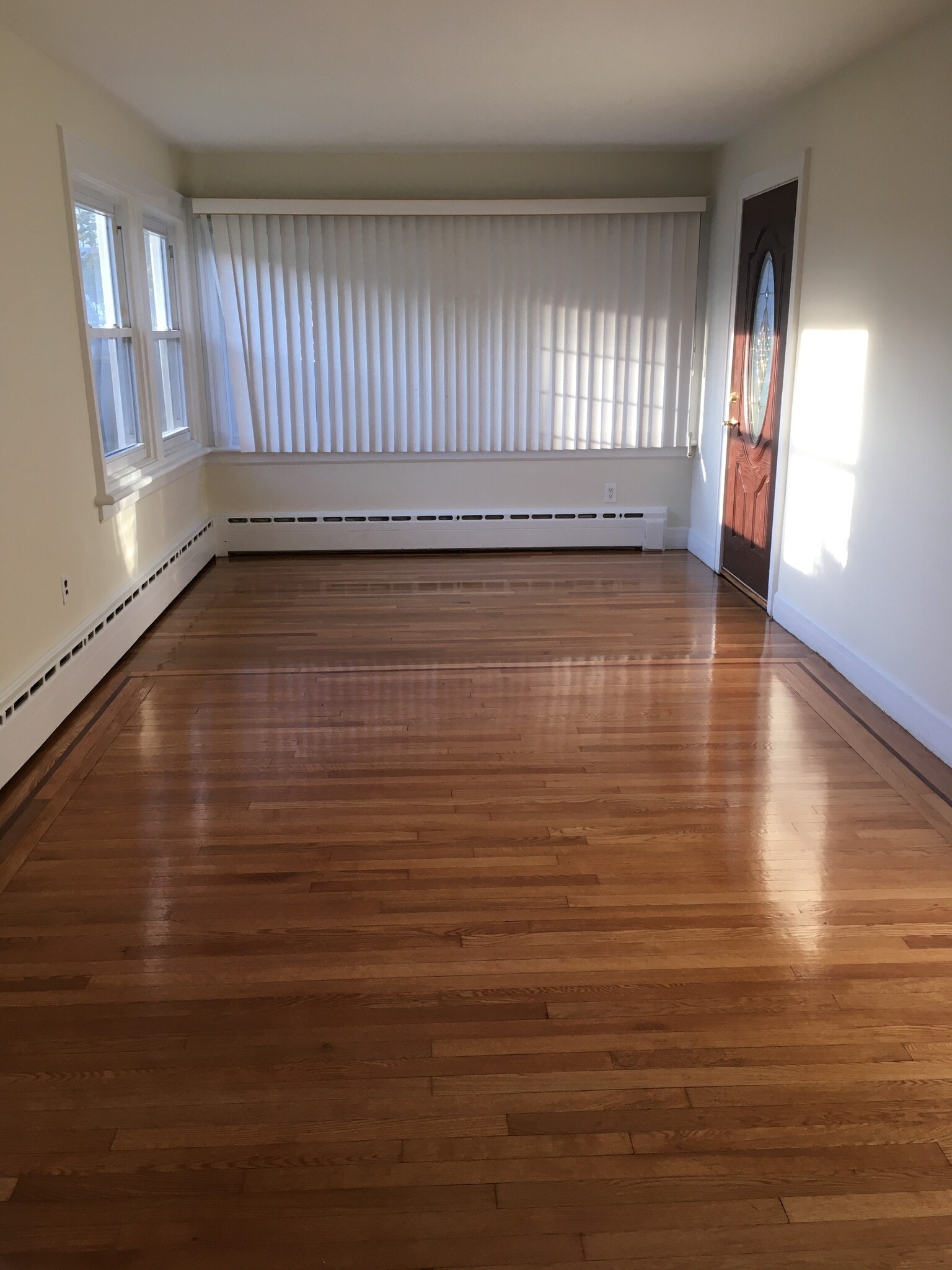 Building Photo - 67 E Hawthorne Ave