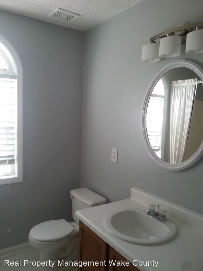 Building Photo - 3 br, 2.5 bath House - 8712 Blakehurst Drive