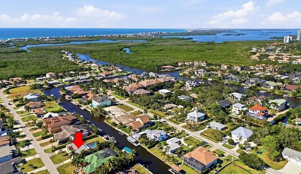 Building Photo - 4836 Esplanade St