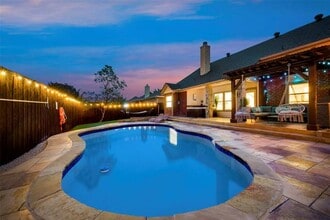 Building Photo - 320 Timbercreek Ct