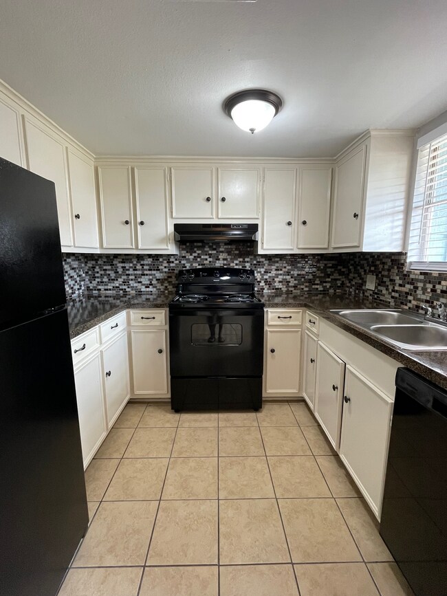 Angleton Townhomes 200 Anderson St Angleton TX 77515 Apartment Finder