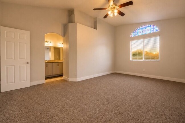 Building Photo - Beautiful Single Story Home Ready for Immediate Move-In