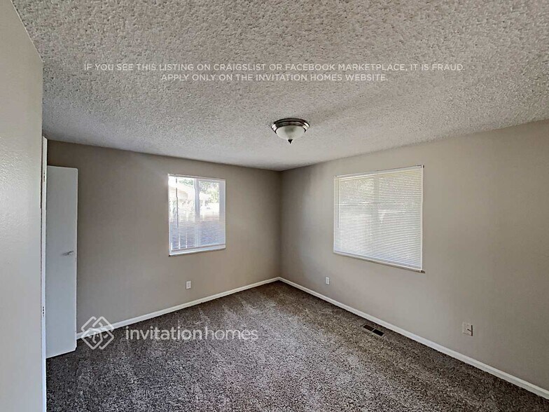 Building Photo - 2676 E 117th Way