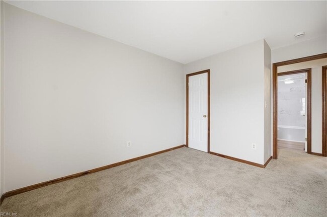 Building Photo - 725 Mill Landing Rd