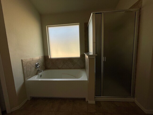 Building Photo - 705 Rebecca Lynn Ln