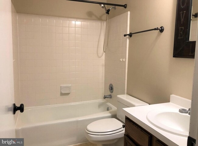 Building Photo - 23240 Chestnut Oak Ct
