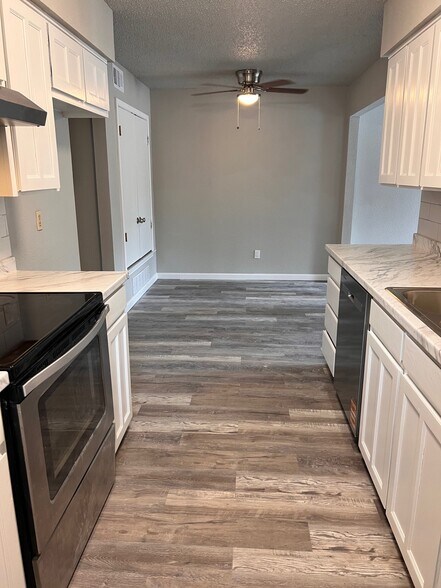 Building Photo - 1411 Lackey Ct