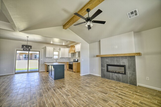 Building Photo - Brand New Home in Washington!