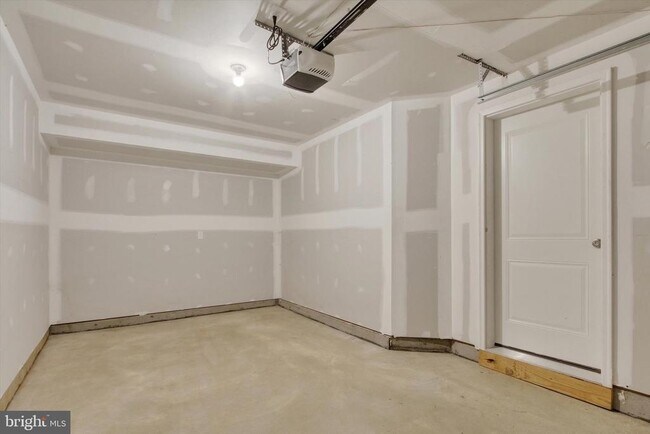 Building Photo - 105 Homestead Dr