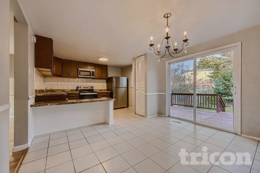 Building Photo - 12345 Bonfire Dr