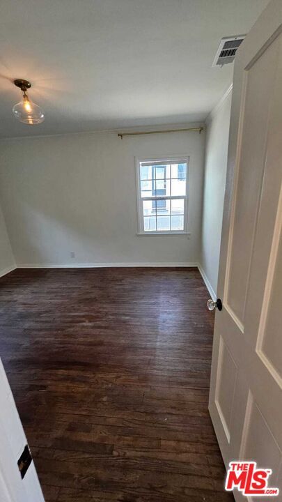 Building Photo - 2615 Edgehill Dr